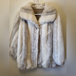 Luxurious look Sears faux fur coat M/L euc